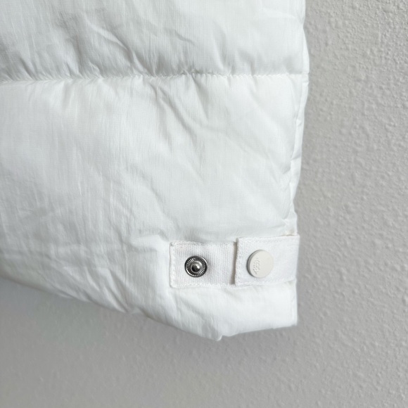 NWT Free People Movement In A Bubble Puffer Vest in White Size Small - Picture 11 of 13